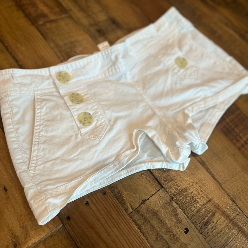 Express 6-Buttons Front Shorts